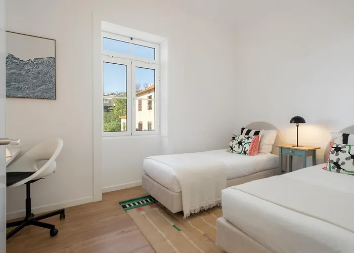 Traditional House Cozy 3-bedroom House פונשל