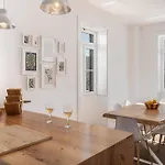 Traditional House Cozy 3-bedroom House Semesterbostad Funchal (Madeira)