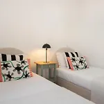 Traditional House Cozy 3-bedroom House Semesterbostad Funchal (Madeira)