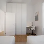 Traditional House Cozy 3-bedroom House