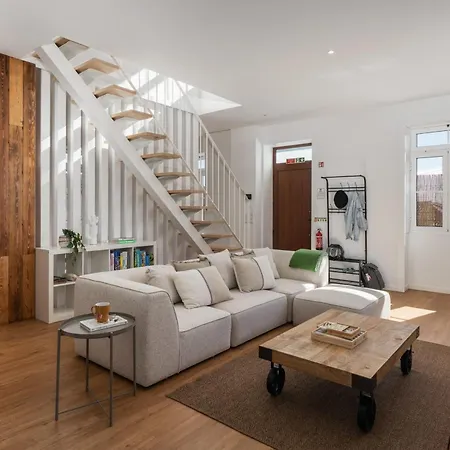 Дом отдыха Traditional House Cozy 3-bedroom House