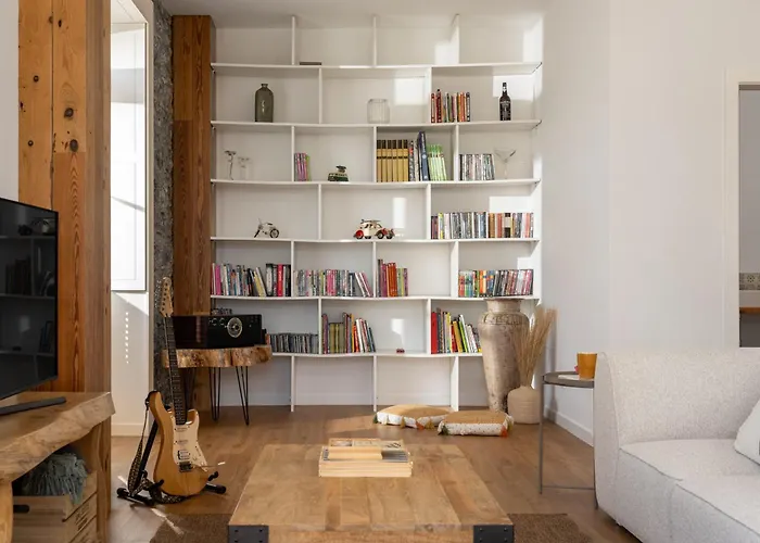 Traditional House Cozy 3-bedroom House * Фуншал