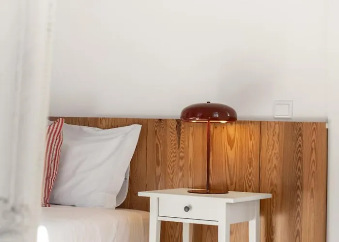 Traditional House Cozy 3-bedroom House Дом отдыха *