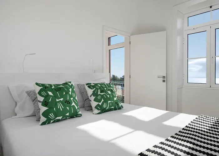 Traditional House Cozy 3-bedroom House